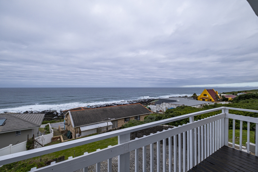 4 Bedroom Property for Sale in Seaview Eastern Cape